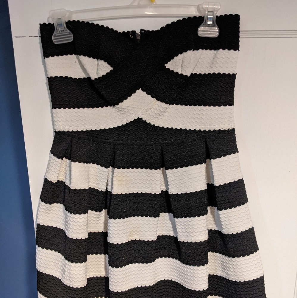 Black and white strapless dress